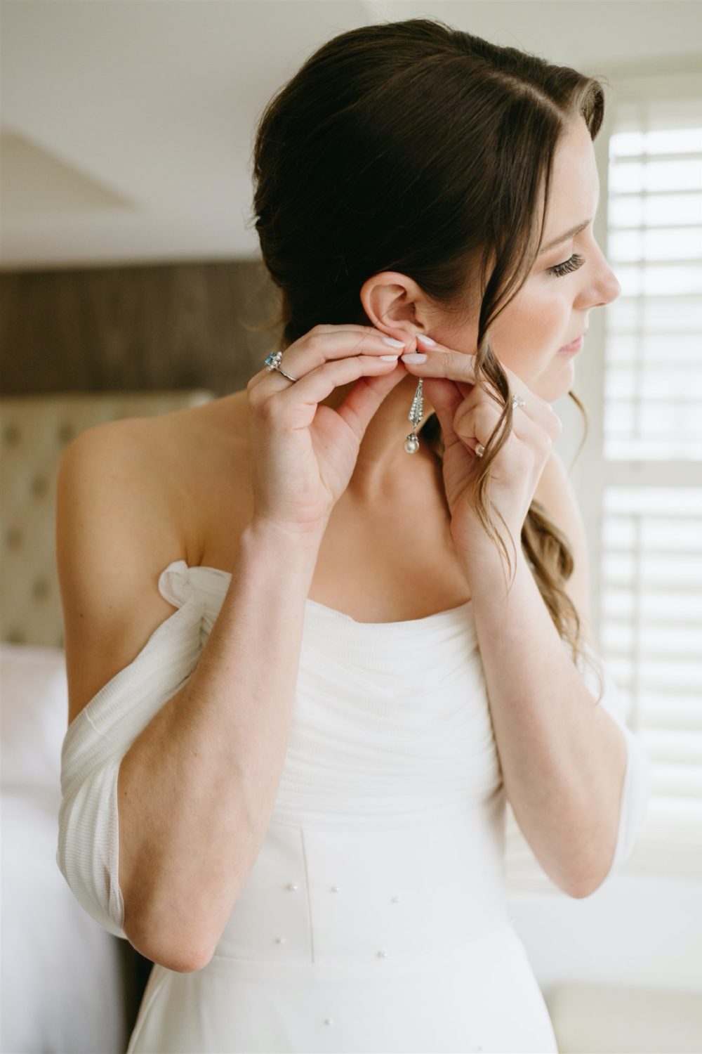larz anderson house wedding bride earrings wedding dress details