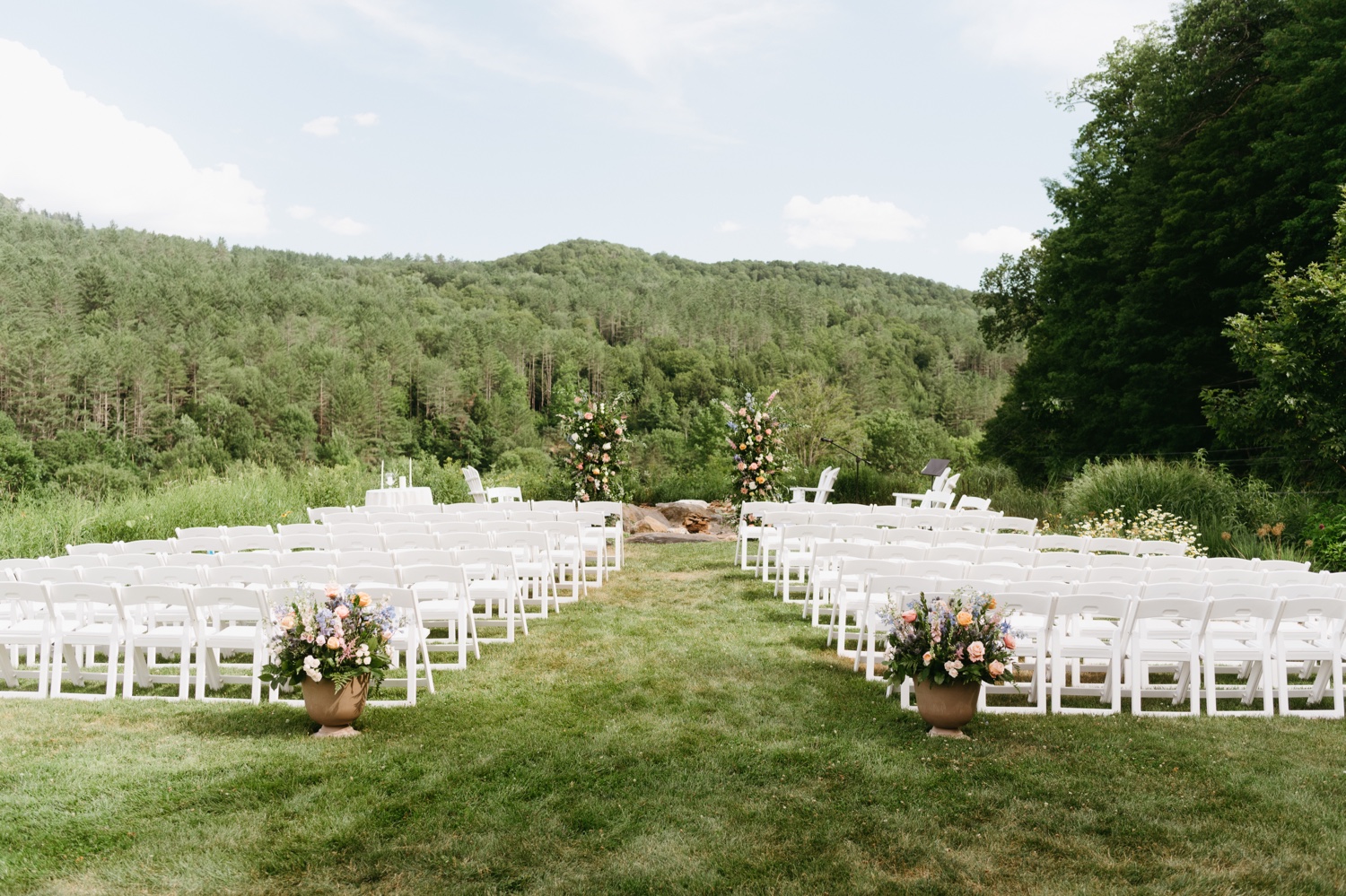 woodstock inn wedding ceremony venue florals