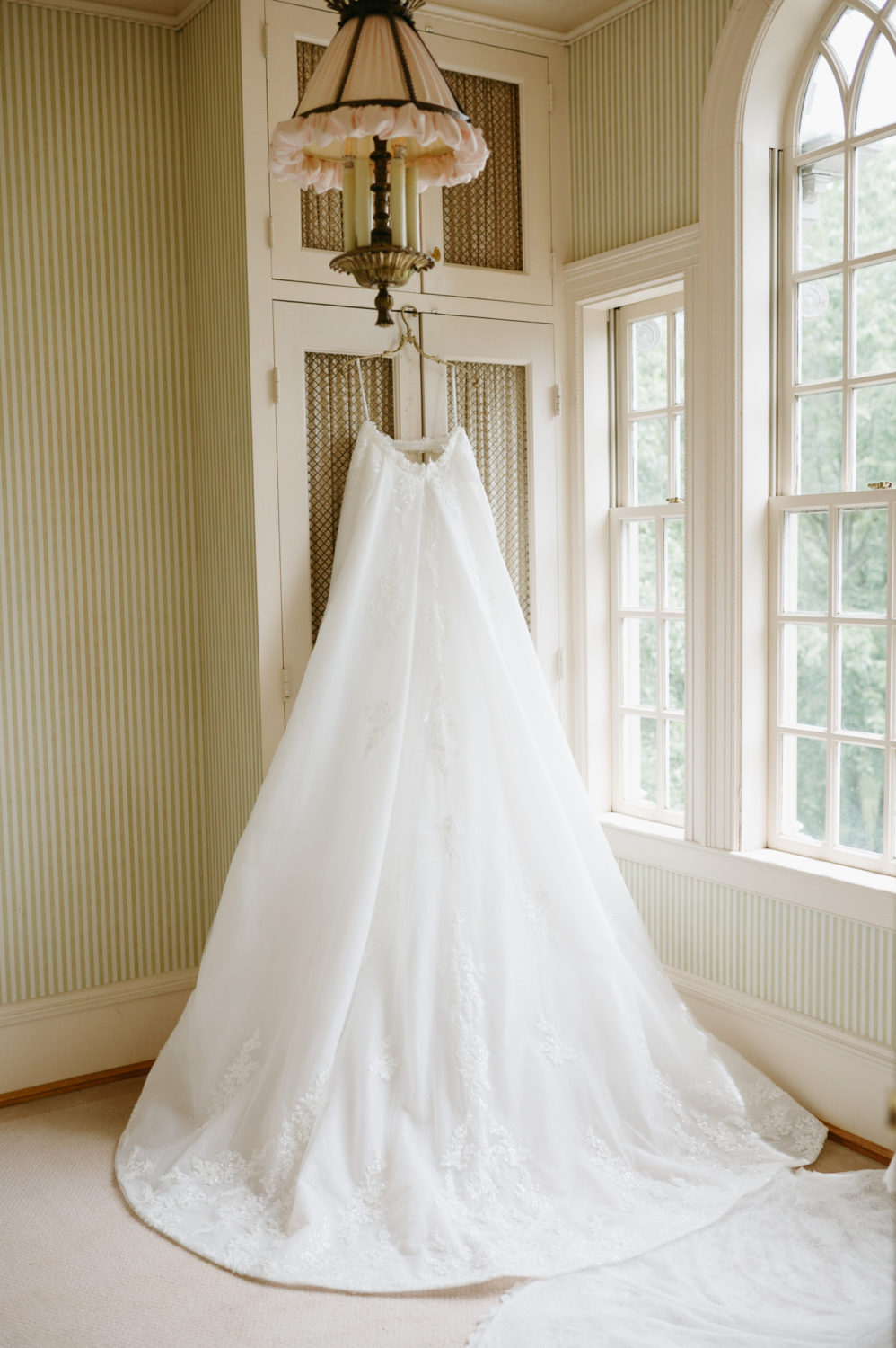 wedding fashion 2022 veil hanging 
