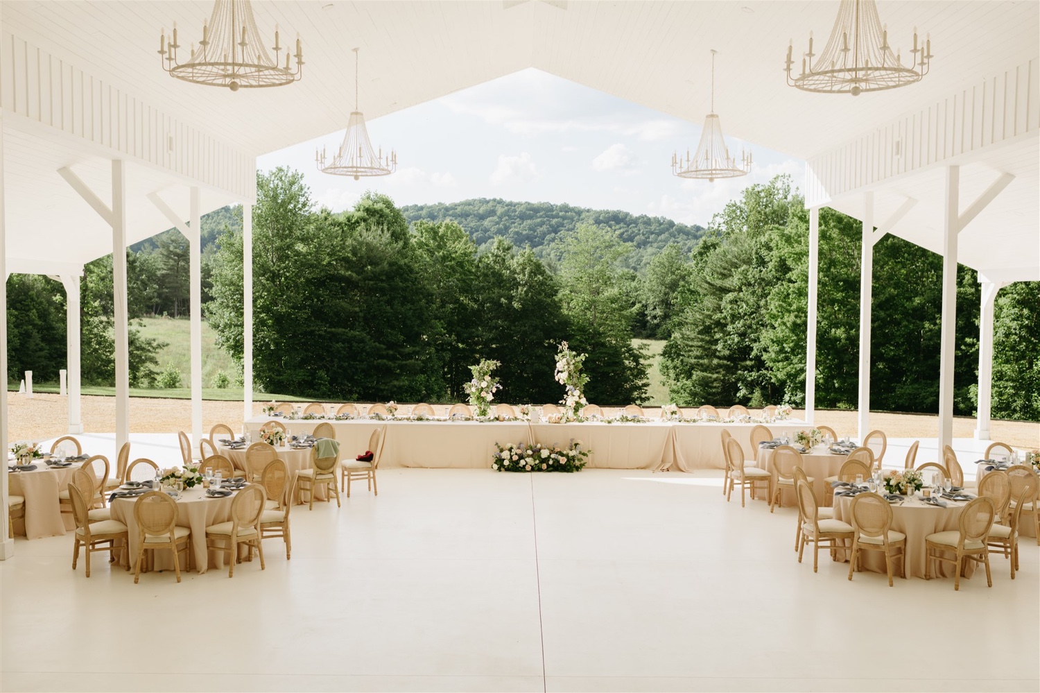 ivy rose barn wedding reception venue florals centerpieces