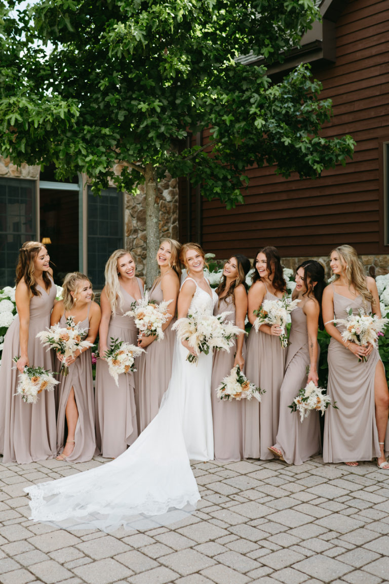 9 Unique Bridal Party Styles for your Wedding Day ...